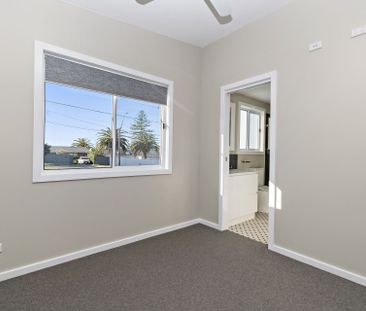 Space and Stylish One Bedder - Photo 3