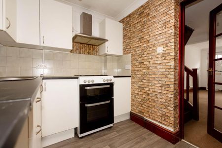 2 bedroom terraced house to rent - Photo 5