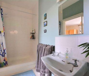 Vanbrugh Park Road West, London, SE3 - Photo 2