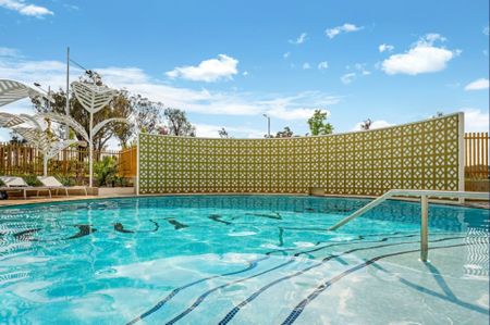 Modern Living in Boulevard - Photo 2