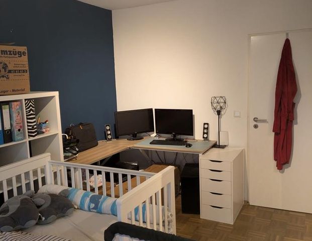 Großzügige 4-Zimmer-Wohnung mit zwei Balkonen und Stellplatz - Foto 1