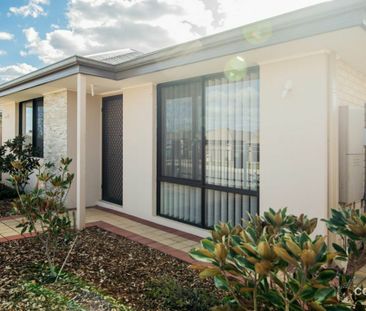 BREAK LEASE - Modern Family Comfort in a Prime Southern River Location - Photo 1