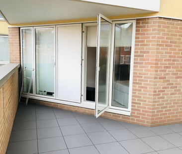 1 bedroom in a flat share to rent - Photo 2