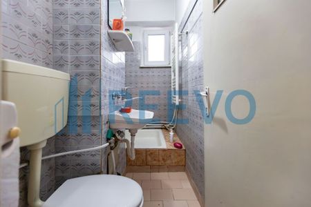Apartament 4 camere, et. 1, str. 9 Mai, Bacău - Fotografie 5