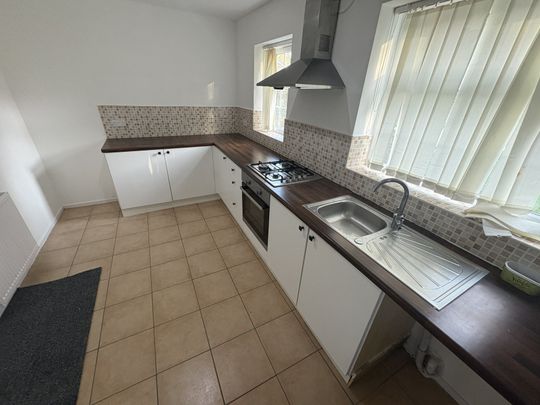 2 bedroom semi-detached house to rent - Photo 1