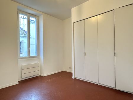 Location Appartement 3 pièces 64m² MARSEILLE 4ème - Photo 2