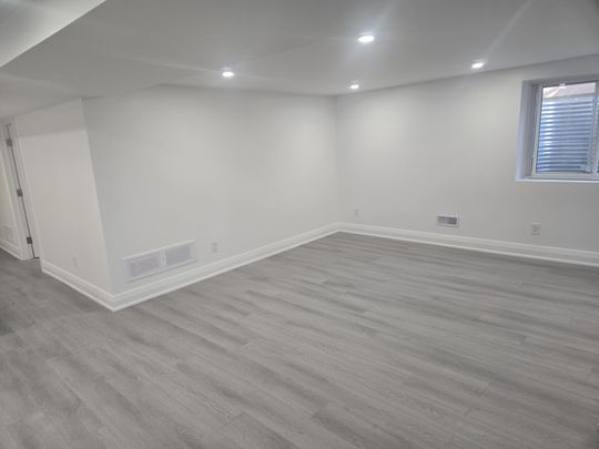 For Lease - 64 Rockport Crescent, Richmond Hill, Ontario - Photo 1