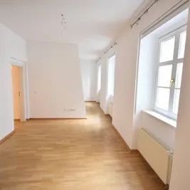 Direkt beim Stephansplatz: Schöner 1,5-Zimmer-Altbau in Ruhelage - Photo 2