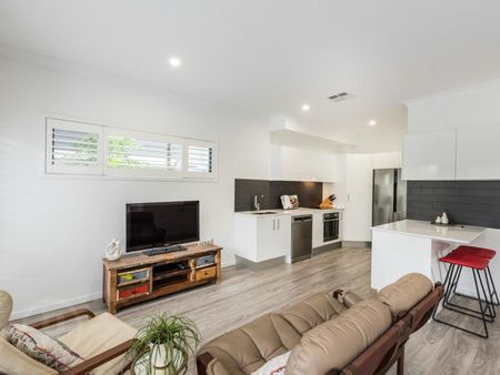 2/76 Jamieson Street, Bulimba QLD 4171 - Townhouse For Rent | Domain - Photo 3
