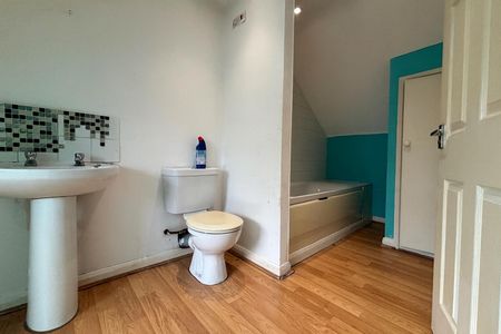 1 Bedroom Flat To Let - HP12 - Photo 4