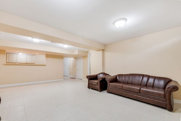 For Lease - 1099 Costigan Road, Milton, Ontario - Photo 1