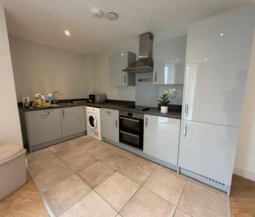 2 bedroom flat to rent - Photo 4