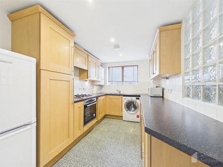 2 bedroom flat to rent - Photo 4