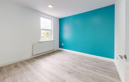 4 bedroom flat to rent - Photo 5