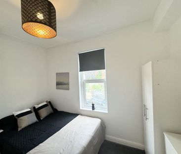 Knowle Road (room 4), Burley, Leeds - Photo 2