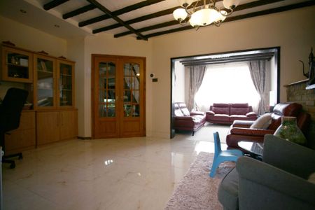 Price £2,100 pcm - Available Now - Part Furnished - Photo 2