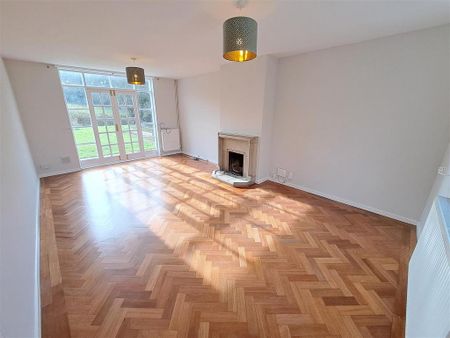 3 bedroom detached house to rent - Photo 2