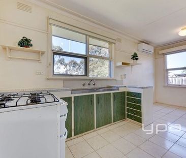 Spacious Family Home for Rent in Prime Hadfield Location - Photo 6