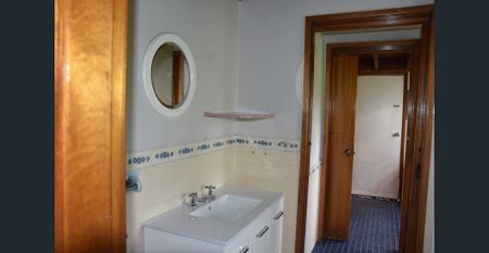 Set on over half an acre - Photo 5