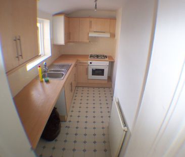 2 Bed Maisonette, Grant Road, CR0 - Photo 2