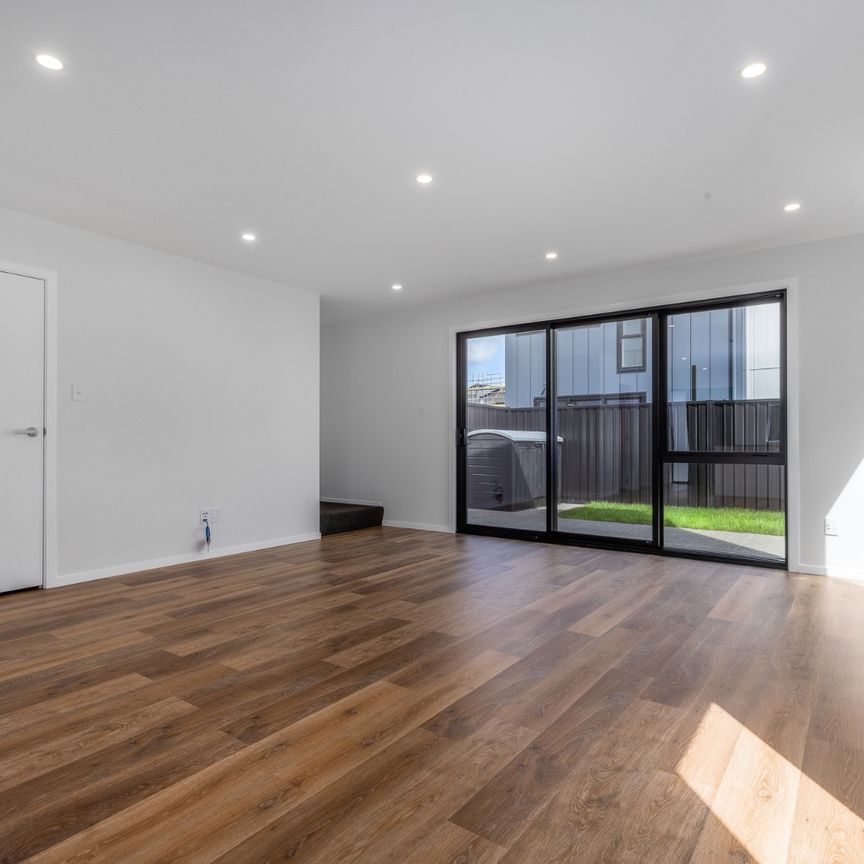 Wallaceville Living - Photo 1