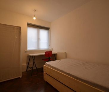 3 bedroom Flat To Let - Photo 4