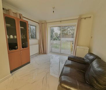 4 bedroom semi-detached house to rent - Photo 1