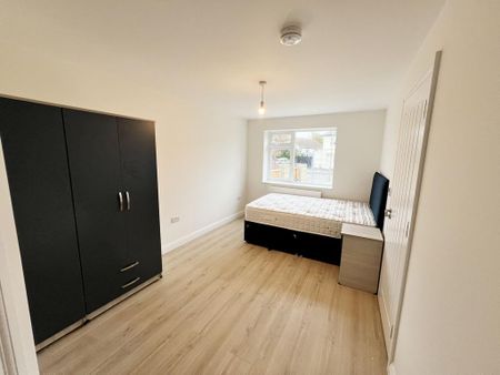 1 bedroom house of multiple occupation to rent - Photo 4