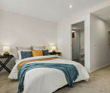 Luxurious 2 Bedroom Apartment With 2 Balconies - Photo 4