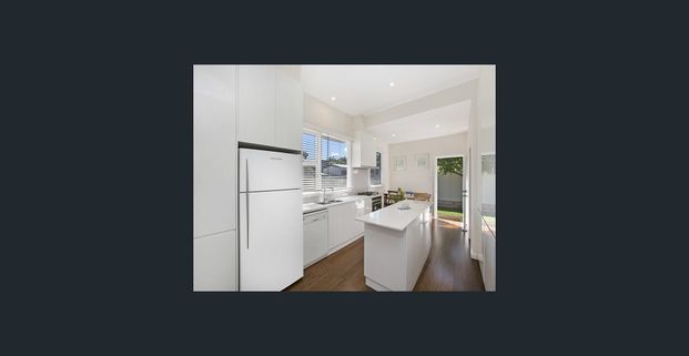 ELEGANT FREESTANDING COTTAGE - Photo 1