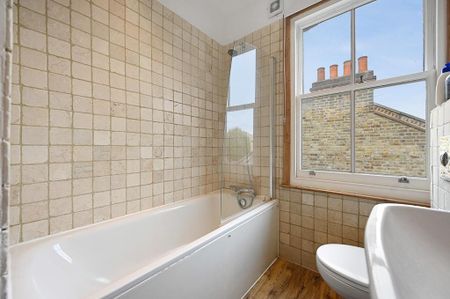 3 bedroom flat to rent - Photo 3