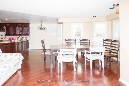 Detached Home For Lease | N9255063 - Photo 5