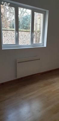 STUDIO AVEC COUR / CENTRE-VILLE - Photo 1