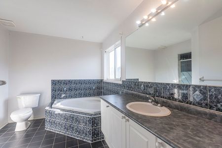 For Lease - 3888 Barley Trail, Mississauga, Ontario - Photo 4