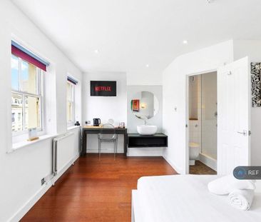1 bedroom in a house share to rent - Photo 2