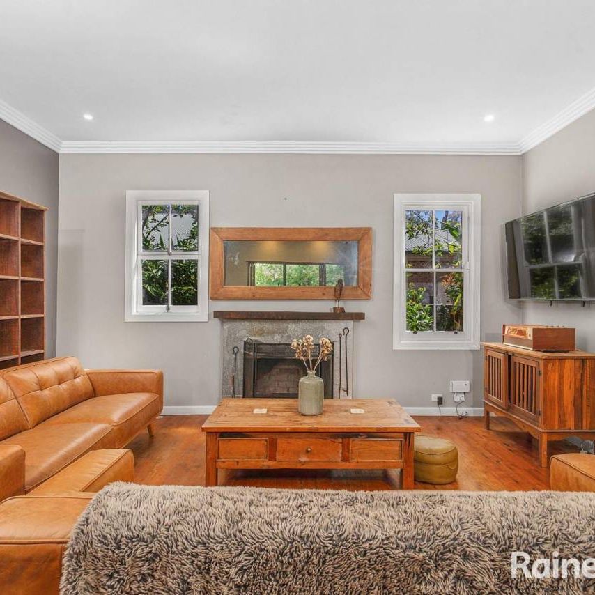 Charming Cottage! - Photo 1