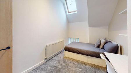 4 bedroom flat to rent - Photo 3