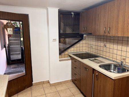 Casa sigle 4 camere centru vechi zona str. 9 mai - Fotografie 4