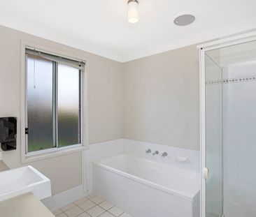 Spacious Family Home - Photo 6