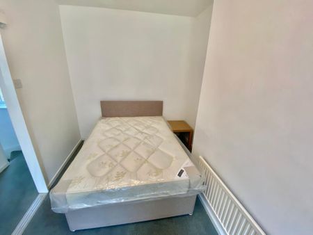 Whitehead Lane, Huddersfield - Photo 5