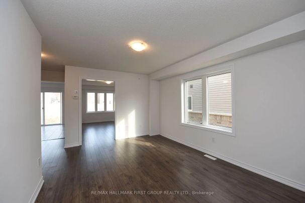 Detached Home For Lease | X8472398 - Photo 1