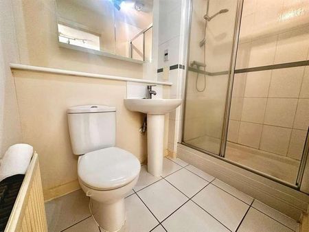 Albany Heights, Grays, RM17 - Photo 2