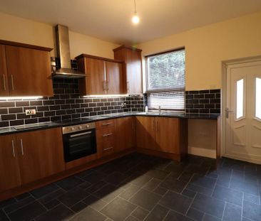 2 bedroom end of terrace house to rent - Photo 4