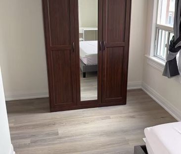 For Lease - 11.5 Lippincott Street, Toronto, Ontario - Photo 2