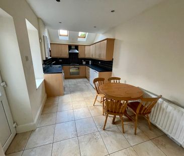 5 bedroom house to rent Landcross Road, Fallowfield, M14 - Photo 4