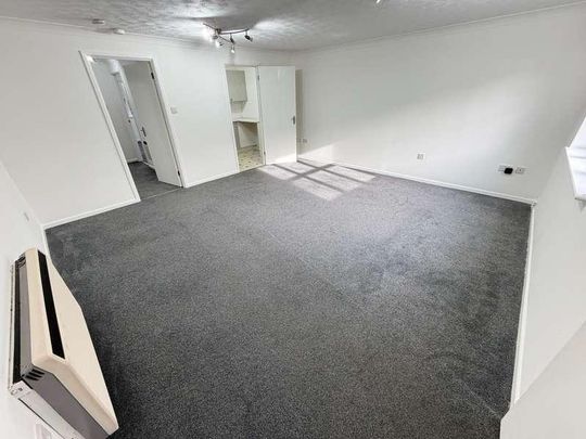 Clifton Gardens, Clifton Road, Regents Park, Southampton, SO15 - Photo 1