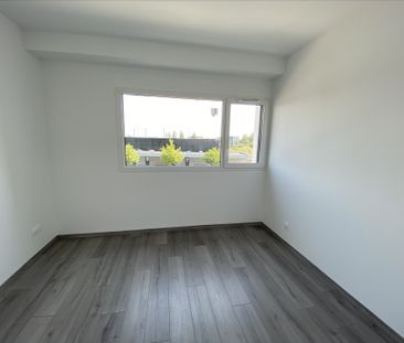 Location Appartement 3 pièces 76m² - Photo 2