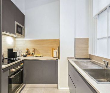 EXCLUSIVELY MANAGED BY SAVILLS. PET FRIENDLY. Recently renovated st... - Photo 4