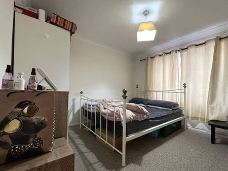 Downview Road, Worthing, BN11 2 bedroom apartment to rent - Photo 3
