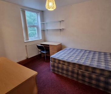 6 bedroom terraced house to rent - Photo 3